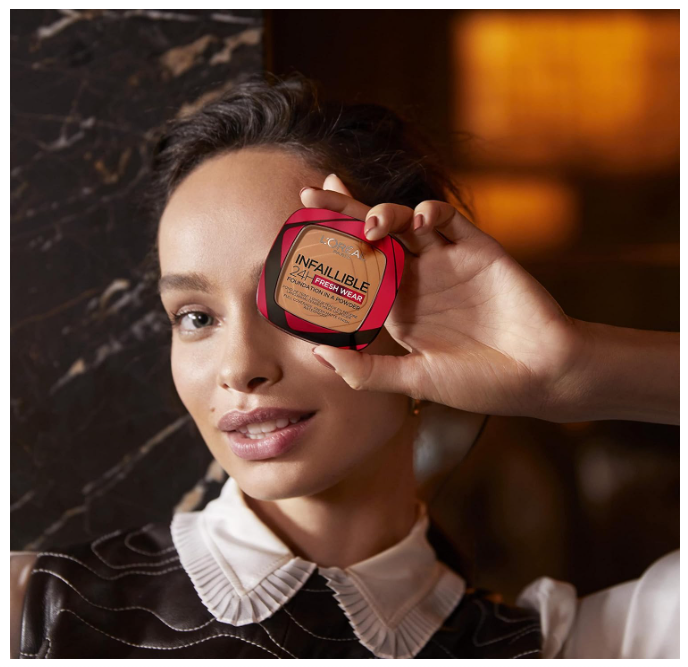 L'Oréal Paris Infaillible 24H Fresh Wear Foundation in a Powder